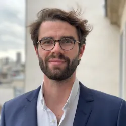 Photo of practitioner