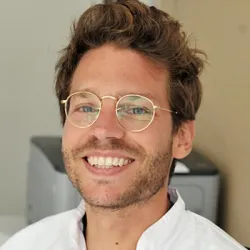 Photo of practitioner