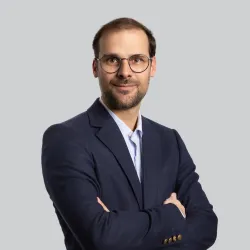 Photo of practitioner