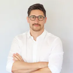Photo of practitioner