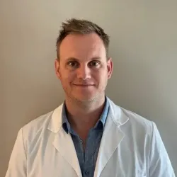 Photo of practitioner