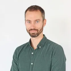 Photo of practitioner