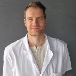 Photo of practitioner