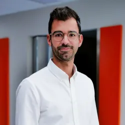 Photo of practitioner