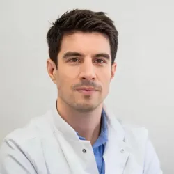 Photo of practitioner