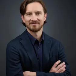 Photo of practitioner