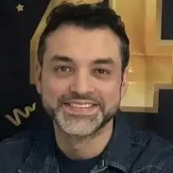 Photo of practitioner