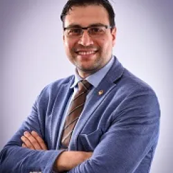 Photo of practitioner