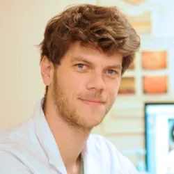 Photo of practitioner