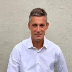 Photo of practitioner