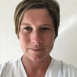 Photo of practitioner