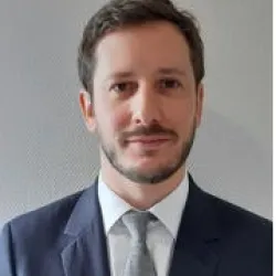 Photo of practitioner