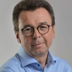 Photo of practitioner