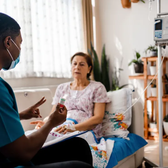 Infirmier chez une patiente - Vivalto Dom